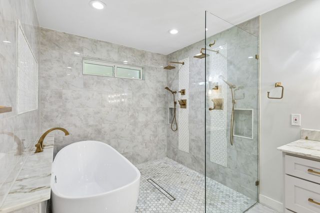 13726 Peyton Drive, Dallas, TX 75240