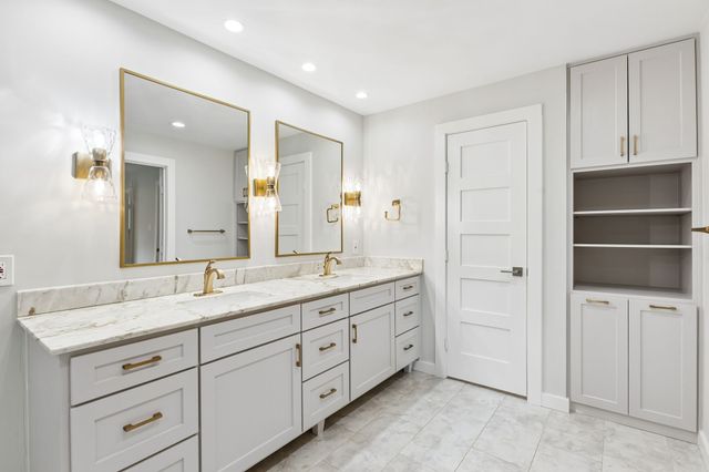 13726 Peyton Drive, Dallas, TX 75240