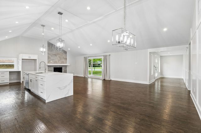 13726 Peyton Drive, Dallas, TX 75240