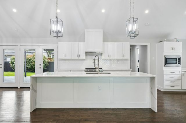 13726 Peyton Drive, Dallas, TX 75240