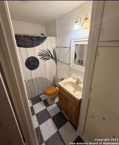 122 E Hart, San Antonio, TX 78214