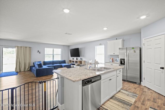 927 Remington Green Drive SE, Palm Bay, FL 32909