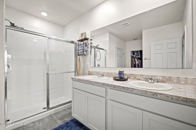 927 Remington Green Drive SE, Palm Bay, FL 32909