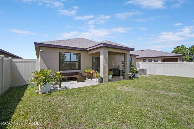 927 Remington Green Drive SE, Palm Bay, FL 32909