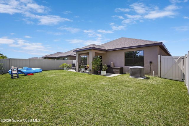 927 Remington Green Drive SE, Palm Bay, FL 32909