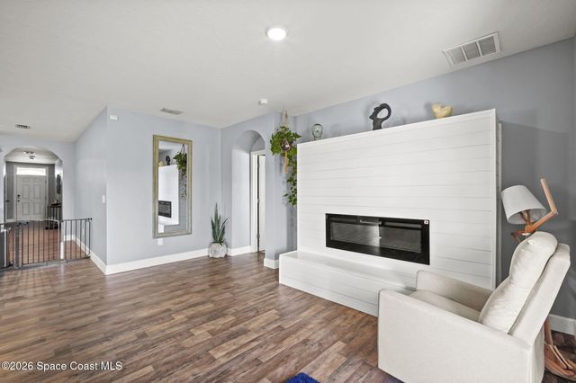 927 Remington Green Drive SE, Palm Bay, FL 32909