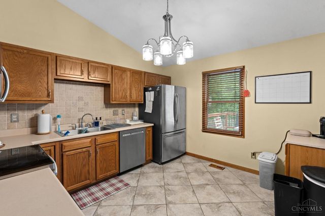 220 Mcdaniels Lane, Springboro, OH 45066