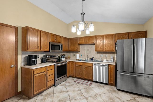 220 Mcdaniels Lane, Springboro, OH 45066