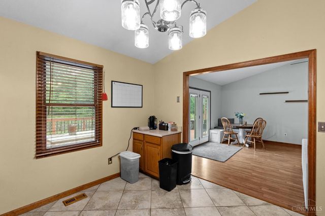 220 Mcdaniels Lane, Springboro, OH 45066