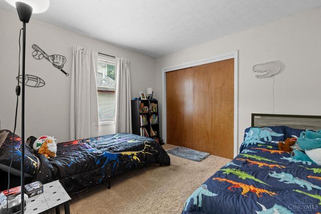 220 Mcdaniels Lane, Springboro, OH 45066