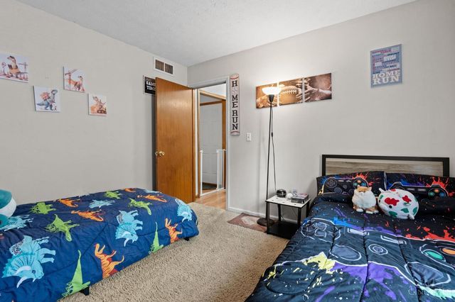 220 Mcdaniels Lane, Springboro, OH 45066
