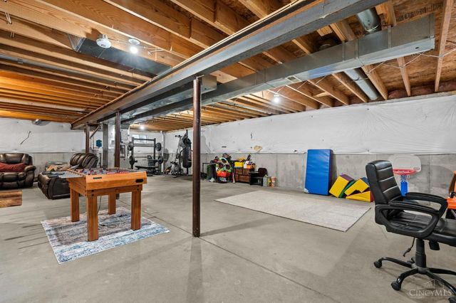 220 Mcdaniels Lane, Springboro, OH 45066