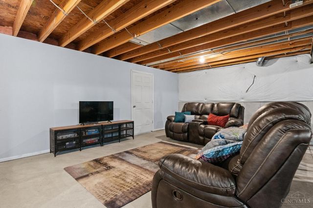 220 Mcdaniels Lane, Springboro, OH 45066