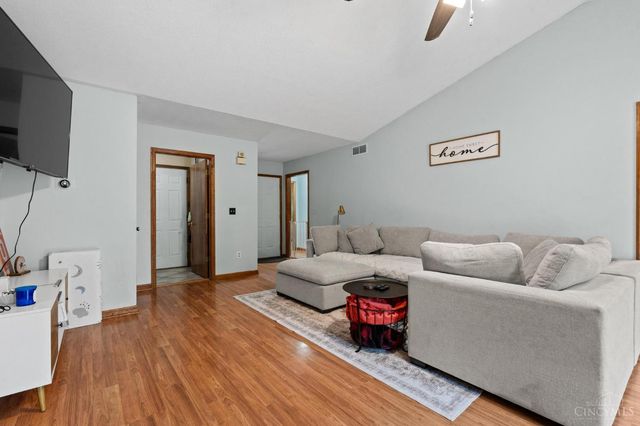 220 Mcdaniels Lane, Springboro, OH 45066