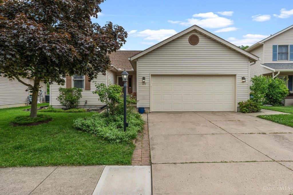 220 Mcdaniels Lane, Springboro, OH 45066