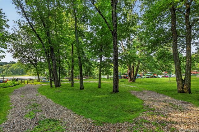 21 Twin Lakes Road, South Salem, NY 10590