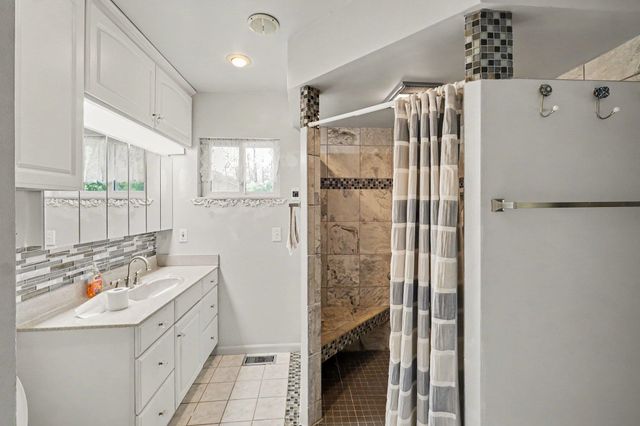 5486 Lippincott Boulevard, Burton, MI 48519