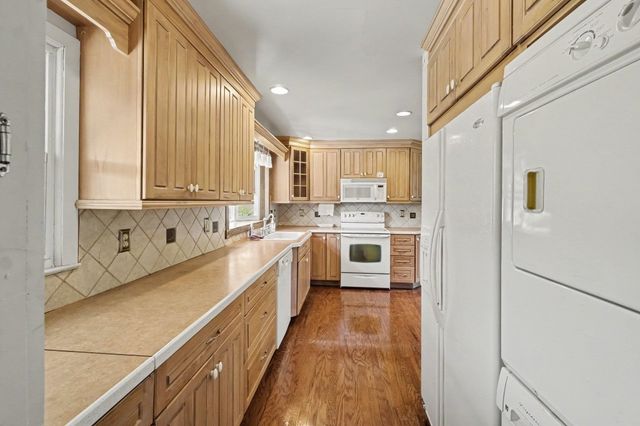 5486 Lippincott Boulevard, Burton, MI 48519