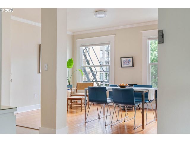 1104 Sw COLUMBIA St 304, Portland, OR 97201