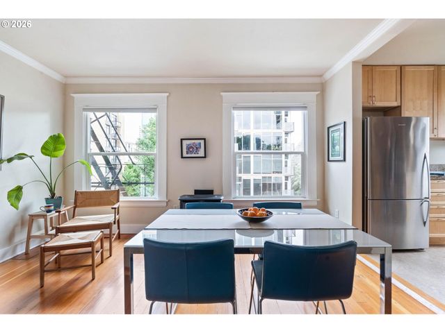 1104 Sw COLUMBIA St 304, Portland, OR 97201