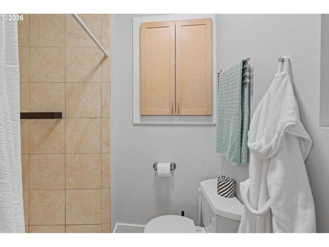 1104 Sw COLUMBIA St 304, Portland, OR 97201