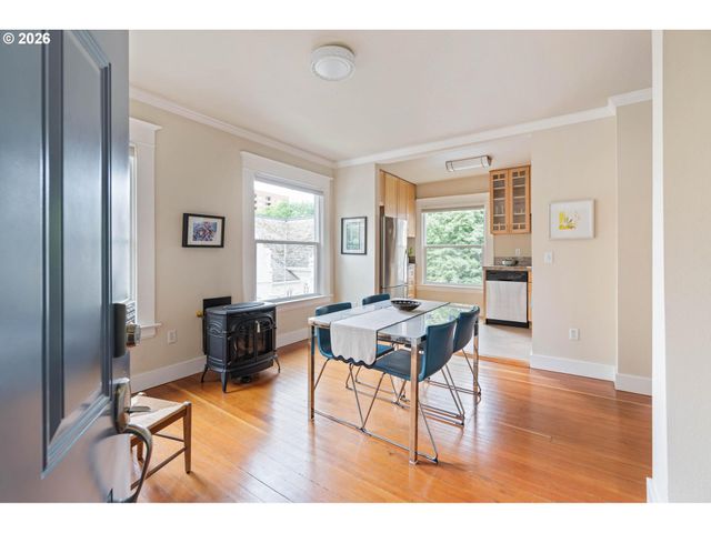 1104 Sw COLUMBIA St 304, Portland, OR 97201