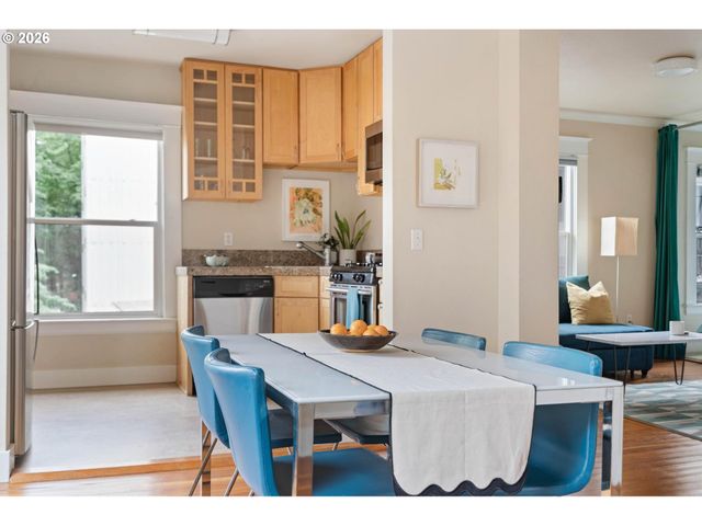 1104 Sw COLUMBIA St 304, Portland, OR 97201