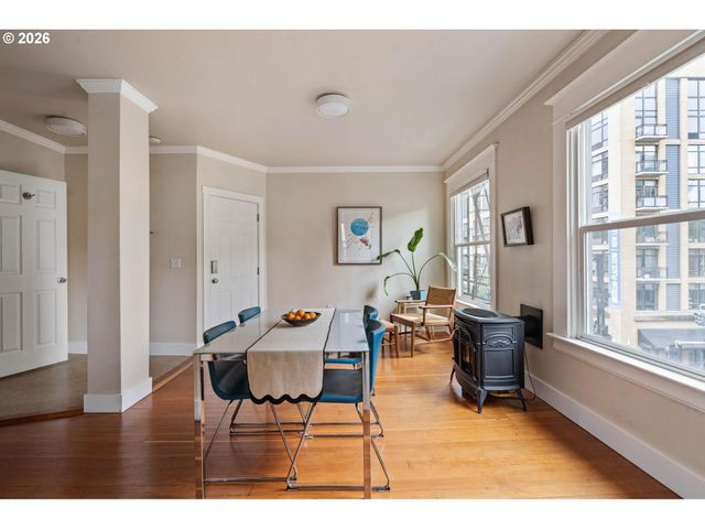 1104 Sw COLUMBIA St 304, Portland, OR 97201