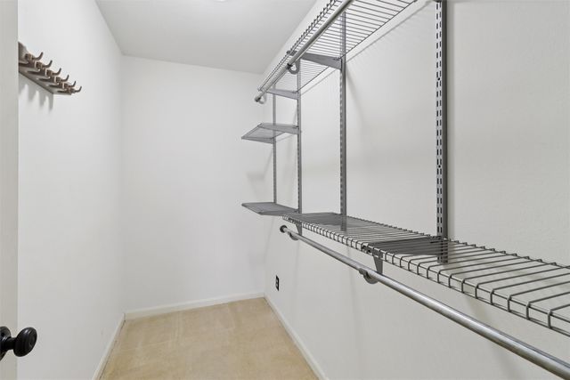 4900 Pleasant Street 14, West Des Moines, IA 50266