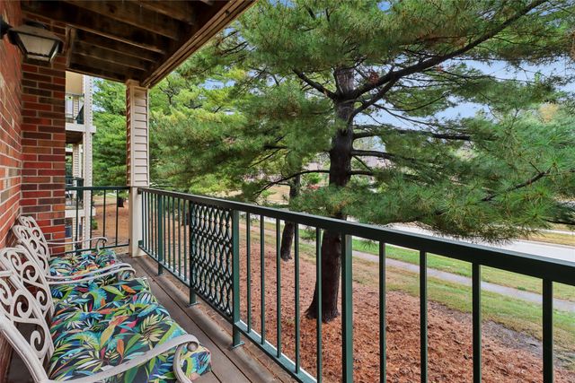 4900 Pleasant Street 14, West Des Moines, IA 50266