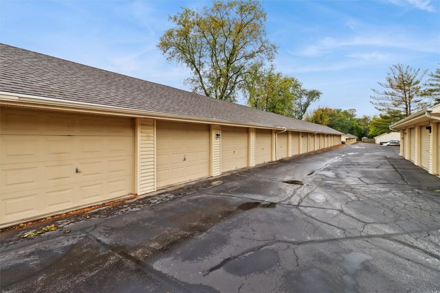 4900 Pleasant Street 14, West Des Moines, IA 50266