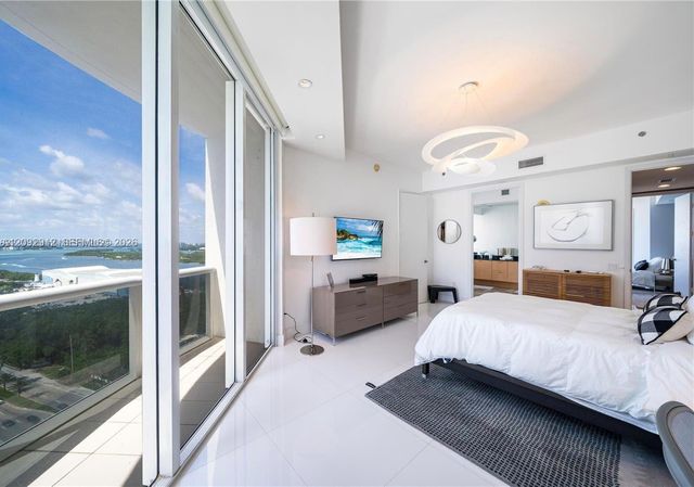 15811 Collins Avenue 2006, Sunny Isles Beach, FL 33160