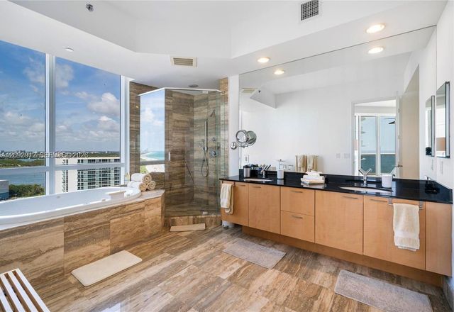 15811 Collins Avenue 2006, Sunny Isles Beach, FL 33160