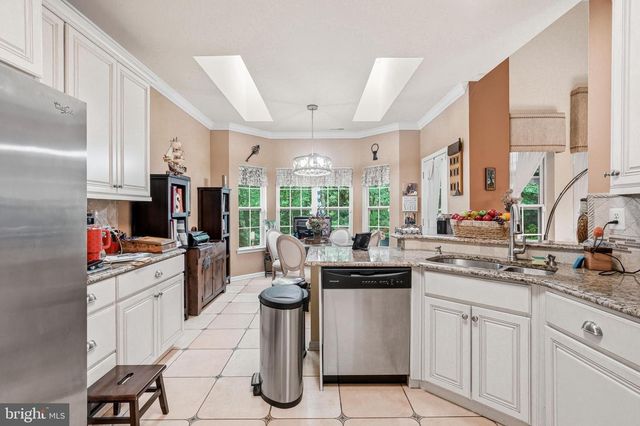 13 WOODCREST CT, Berlin, NJ 08009