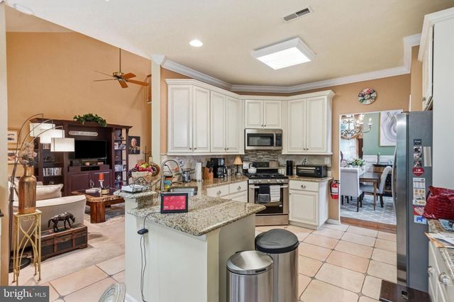 13 WOODCREST CT, Berlin, NJ 08009