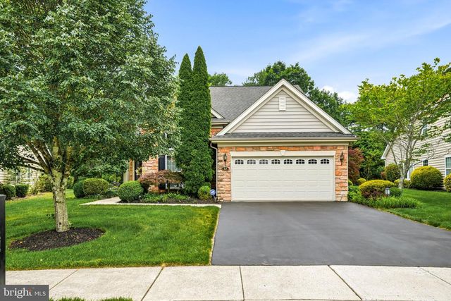 13 WOODCREST CT, Berlin, NJ 08009