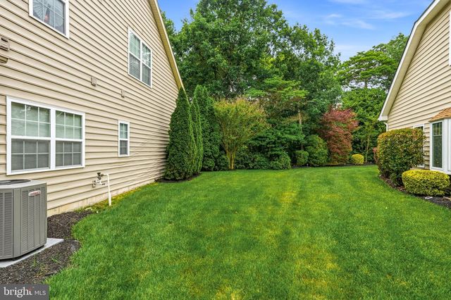 13 WOODCREST CT, Berlin, NJ 08009
