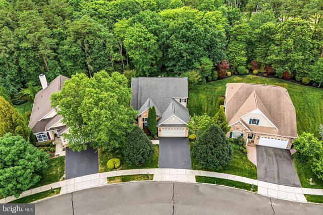 13 WOODCREST CT, Berlin, NJ 08009