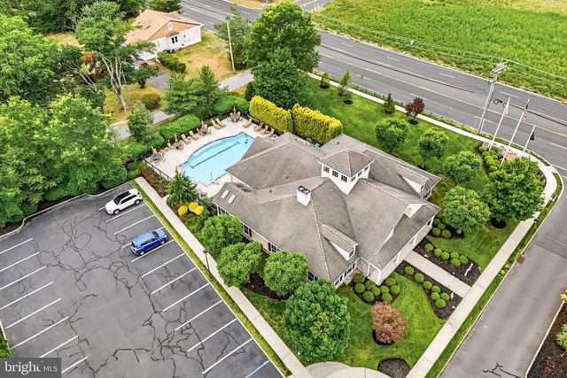 13 WOODCREST CT, Berlin, NJ 08009