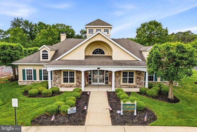 13 WOODCREST CT, Berlin, NJ 08009