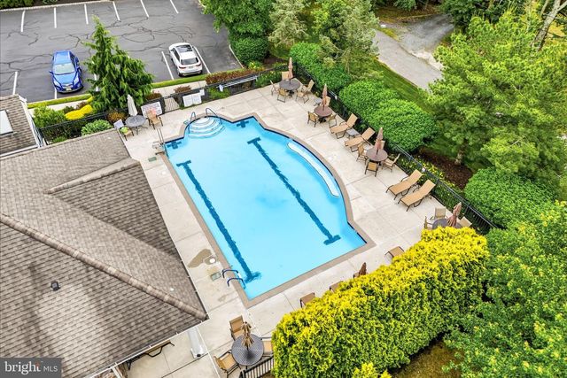 13 WOODCREST CT, Berlin, NJ 08009