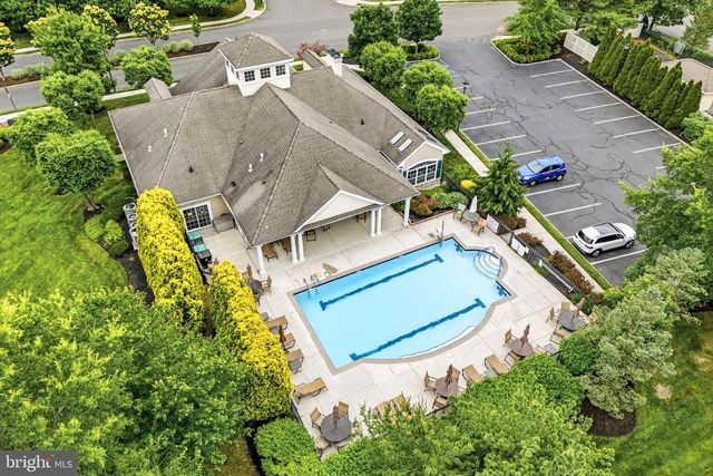 13 WOODCREST CT, Berlin, NJ 08009