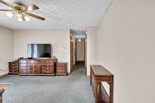 2406 Rowena Lane, Knoxville, TN 37931