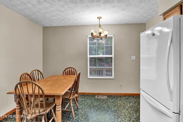 2406 Rowena Lane, Knoxville, TN 37931