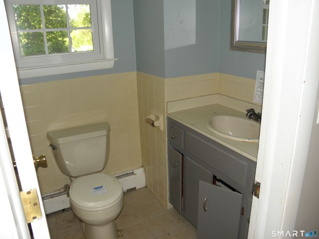 20 Maple Terrace, Ledyard, CT 06339
