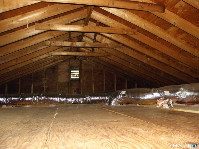 20 Maple Terrace, Ledyard, CT 06339