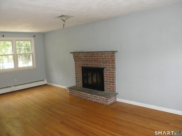 20 Maple Terrace, Ledyard, CT 06339