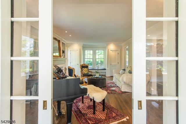 21 Fernwood Pl, Mountain Lakes Boro, NJ 07046