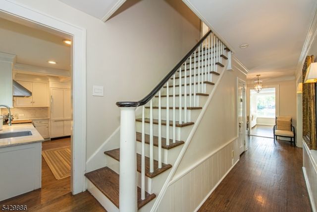 21 Fernwood Pl, Mountain Lakes Boro, NJ 07046