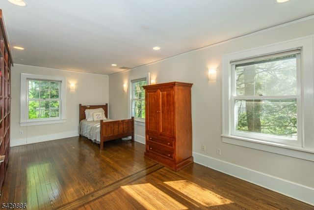 21 Fernwood Pl, Mountain Lakes Boro, NJ 07046
